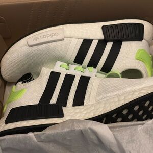 BNWT & BOX ADIDAS NMD SNEAKERS